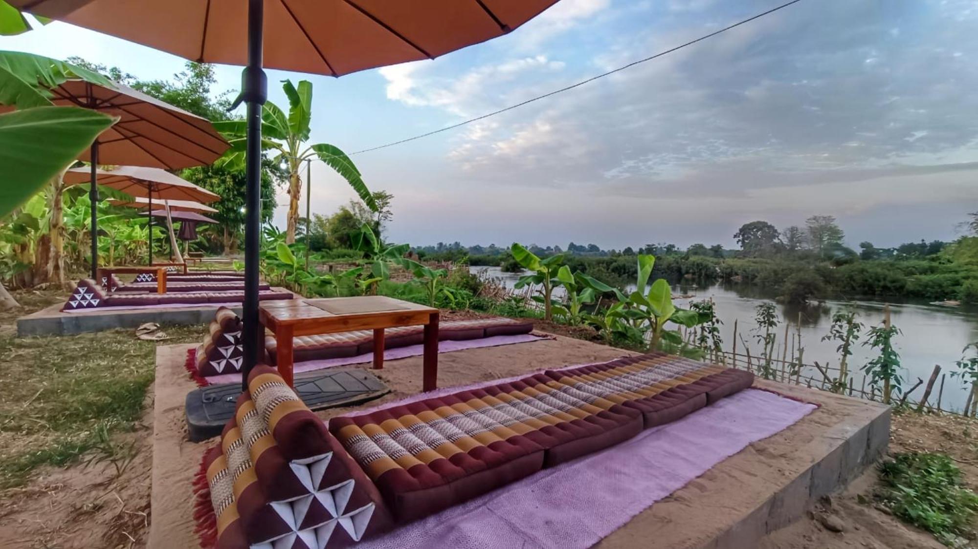 Chanhthida Guesthouse And The River Front Restaurant Ban Khon 외부 사진