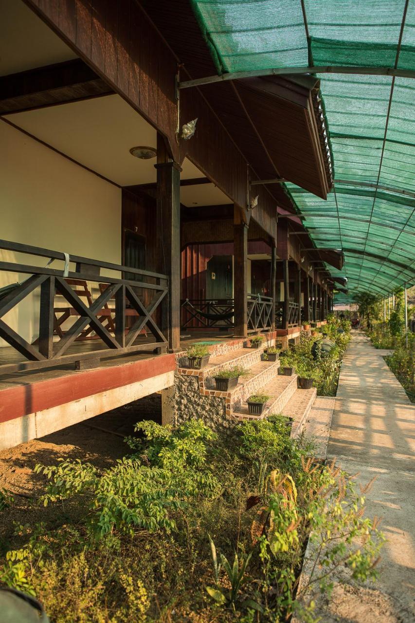 Chanhthida Guesthouse And The River Front Restaurant Ban Khon 외부 사진